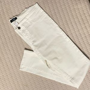 Juniors or Women’s size 5 White Ankle Skinny Jeans Pants EUC